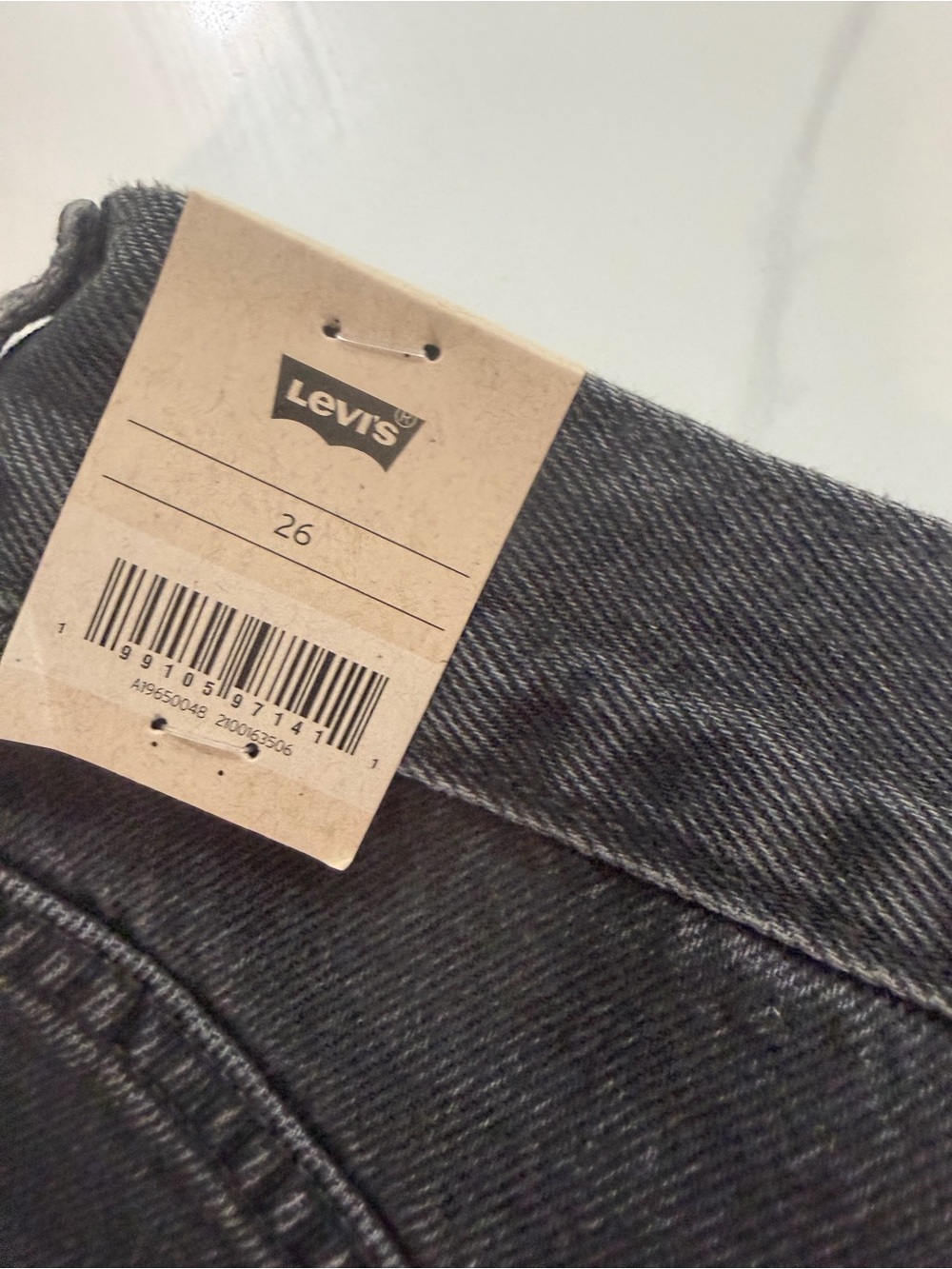 Levi's Black Denim High-Waist Shorts - Picture 6 of 6